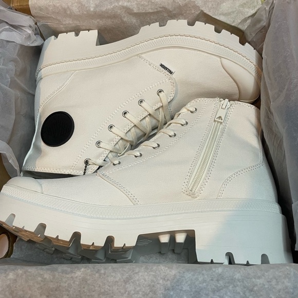 Palladium Twill Women’s White High-Top Boots with Side Zipper, size 9.5 - Picture 1 of 6